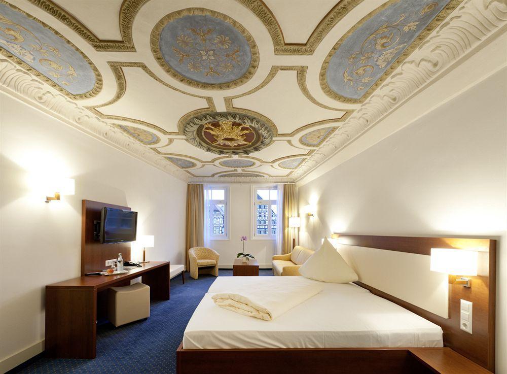 Stadt-Gut-Hotel Gasthof Goldener Adler Σβέμπις Χαλ Εξωτερικό φωτογραφία