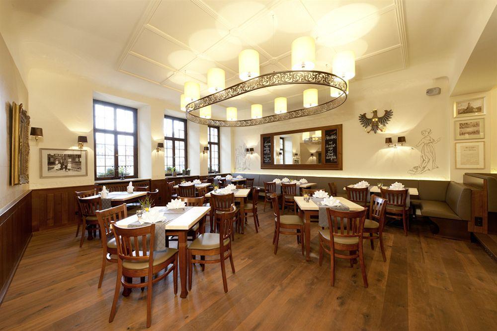 Stadt-Gut-Hotel Gasthof Goldener Adler Σβέμπις Χαλ Εξωτερικό φωτογραφία