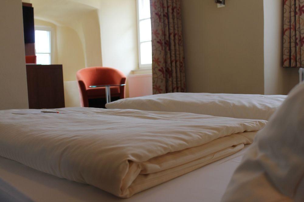 Stadt-Gut-Hotel Gasthof Goldener Adler Σβέμπις Χαλ Εξωτερικό φωτογραφία