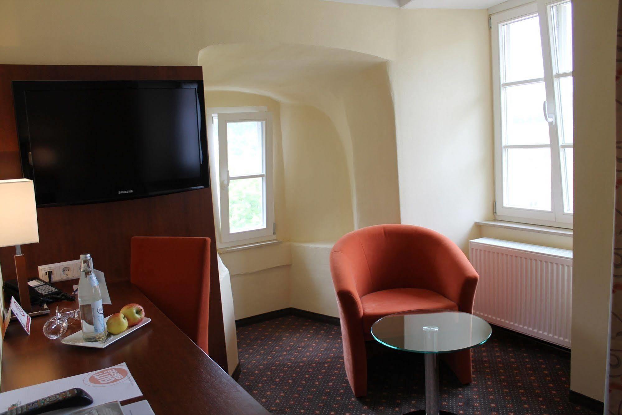 Stadt-Gut-Hotel Gasthof Goldener Adler Σβέμπις Χαλ Εξωτερικό φωτογραφία