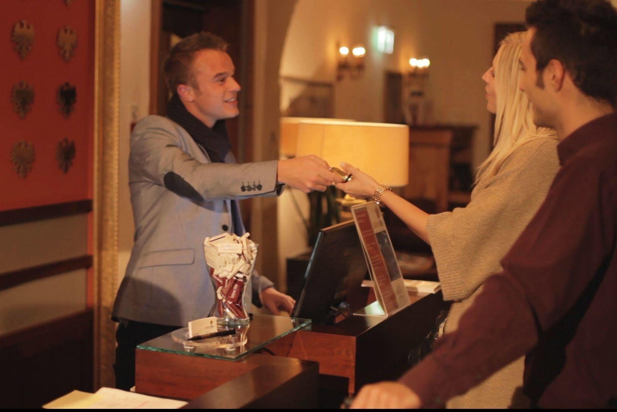 Stadt-Gut-Hotel Gasthof Goldener Adler Σβέμπις Χαλ Εξωτερικό φωτογραφία