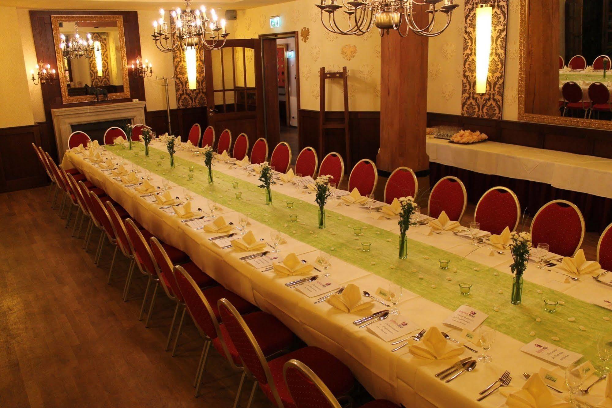 Stadt-Gut-Hotel Gasthof Goldener Adler Σβέμπις Χαλ Εξωτερικό φωτογραφία