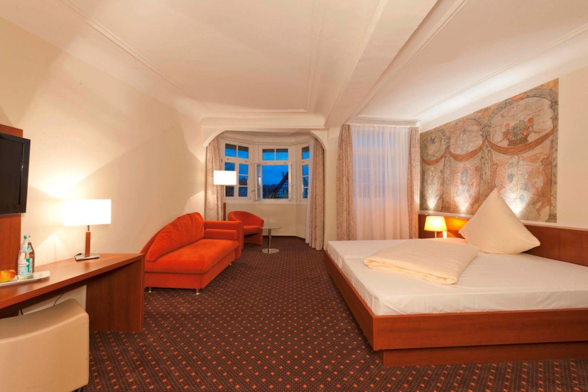 Stadt-Gut-Hotel Gasthof Goldener Adler Σβέμπις Χαλ Εξωτερικό φωτογραφία