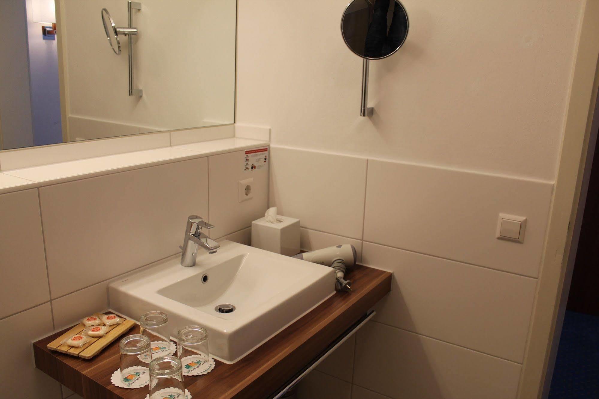 Stadt-Gut-Hotel Gasthof Goldener Adler Σβέμπις Χαλ Εξωτερικό φωτογραφία