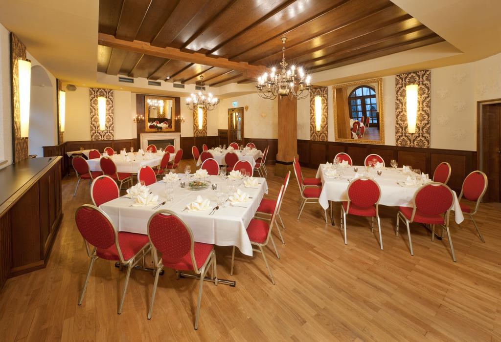Stadt-Gut-Hotel Gasthof Goldener Adler Σβέμπις Χαλ Εξωτερικό φωτογραφία