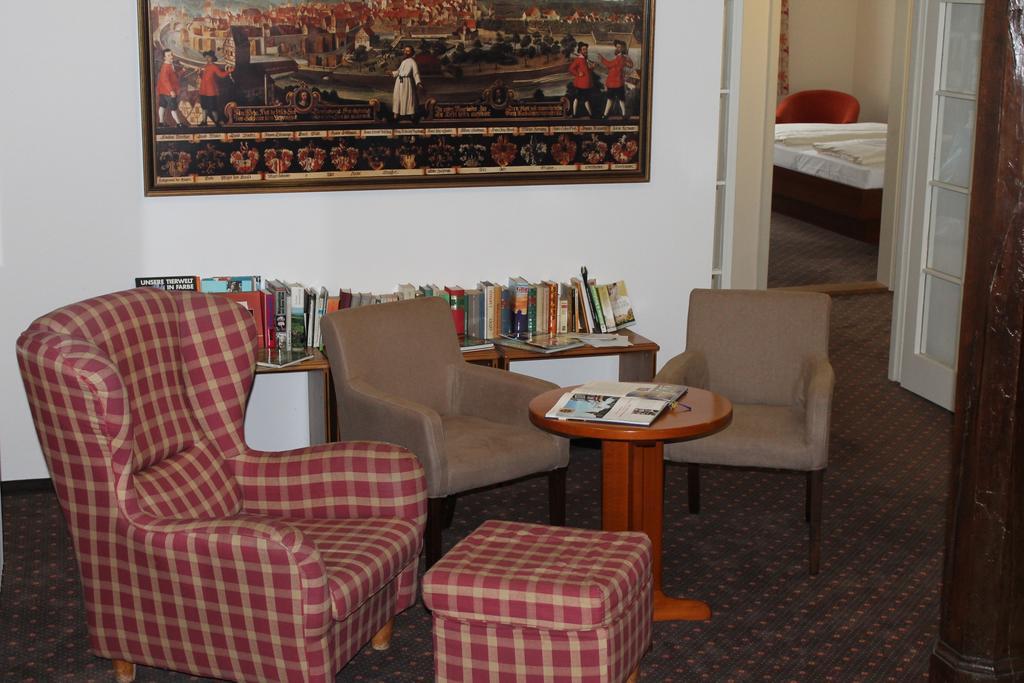 Stadt-Gut-Hotel Gasthof Goldener Adler Σβέμπις Χαλ Εξωτερικό φωτογραφία